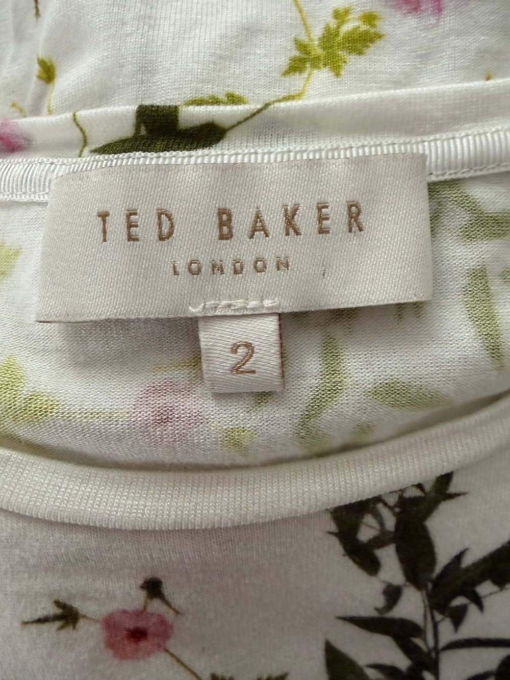 Size 2 (US Size 6) - Ted Baker London - Hedgerow White Floral Fitted Tee - VCG - Picture 2 of 7